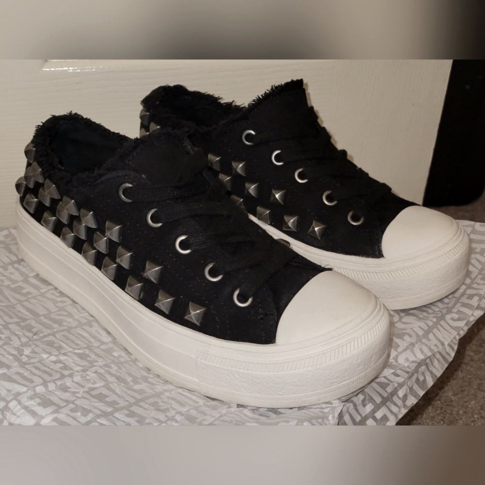 STEVE MADDEN VINNIE BLACK SNEAKERS (Size 6.5) - Picture 7 of 10